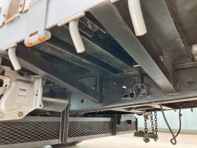 シャーシとネタの状態です。(縦ネタ・横ネタは鉄製です)|日野 プロフィア QKG-FW1EXBGの写真6