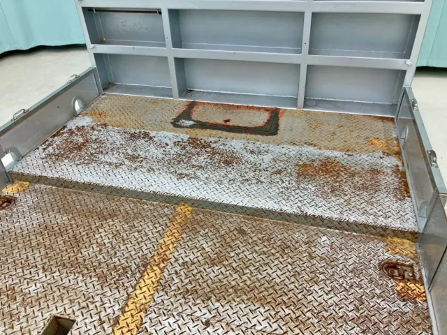 荷台前方から1.14mまで8cmの段差があります。|日野 プロフィア QKG-FW1EXBGの写真14