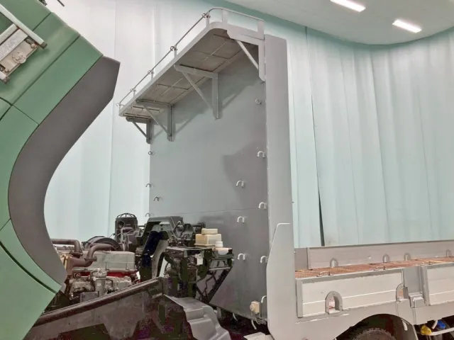 前壁にフックが複数付いています。(助手席側)|日野 プロフィア QKG-FW1EXBGの写真17