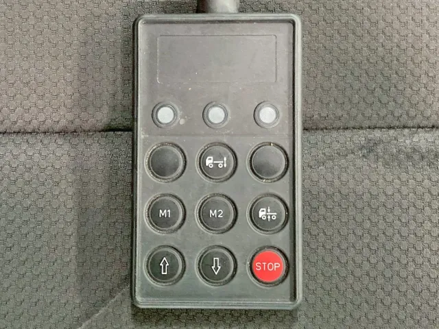 エアサスのコントローラーです。|日野 プロフィア QKG-FW1EXBGの写真39