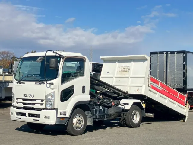 いすゞ フォワード TKG-FRR90S2(2WD)の写真1