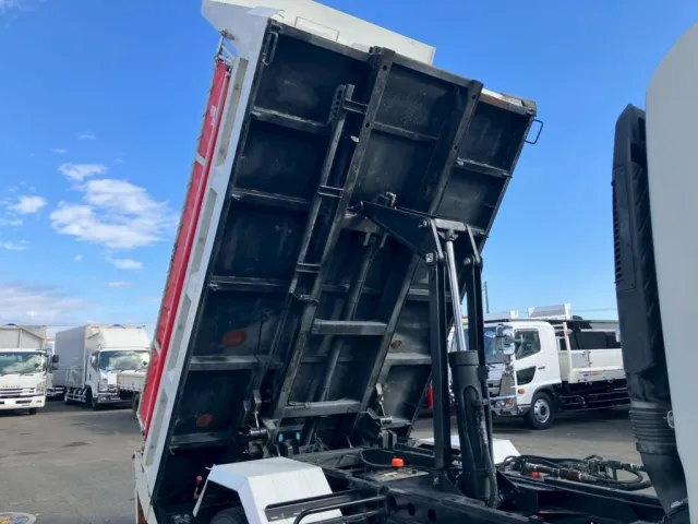 いすゞ フォワード TKG-FRR90S2(2WD)の写真13