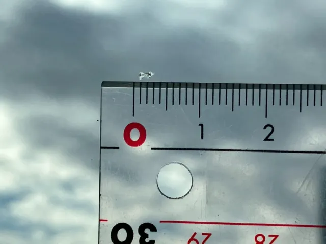 フロントガラスに飛び石があります。|いすゞ フォワード TKG-FRR90S2(2WD)の写真39