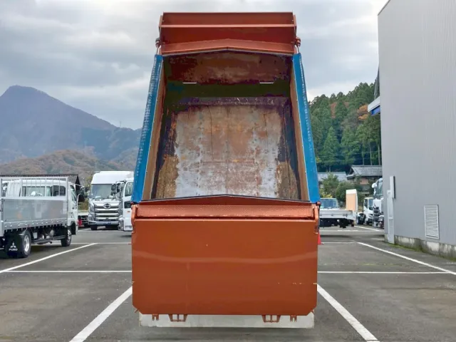 コボレーンを開いた状態です。|三菱 ファイター TKG-FK61F(2WD)の写真10