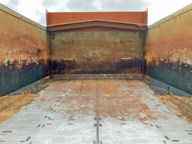 床・左右はステンレス製です。|三菱 ファイター TKG-FK61F(2WD)の写真11