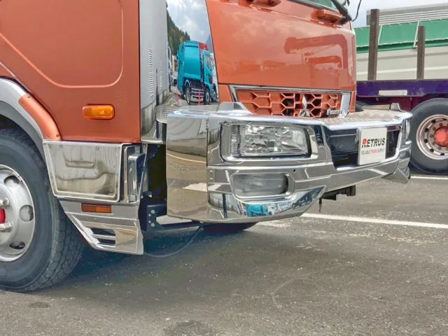 前出しバンパーを上げた状態です。|三菱 ファイター TKG-FK61F(2WD)の写真23