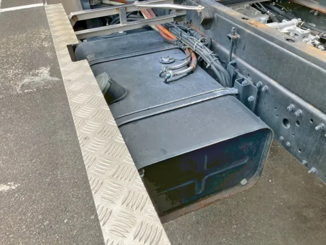 燃料タンクは150Lです。|三菱 ファイター TKG-FK61F(2WD)の写真32