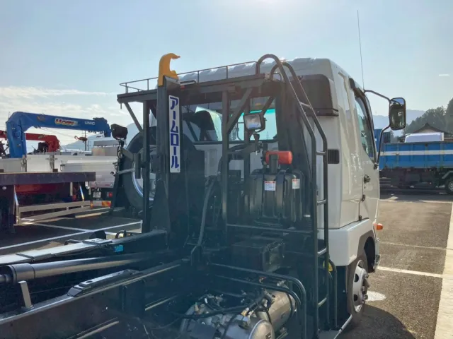 つい立付きです。|三菱 ファイター 2KG-FK62F(2WD)の写真8