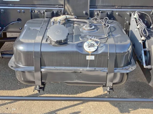 燃料タンクは100Lです。|三菱 ファイター 2KG-FK62F(2WD)の写真14