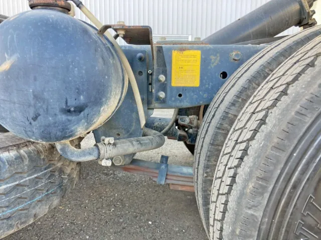 リーフサスです。|いすゞ エルフ TPG-NKR85AN(2WD)の写真7