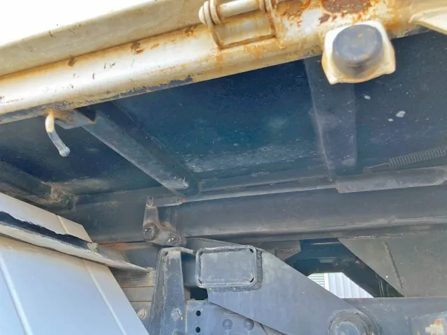 シャーシとネタの状態です。(縦ネタ・横ネタは鉄製です)|いすゞ エルフ TPG-NKR85AN(2WD)の写真8