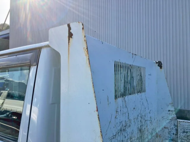 プロテクター助手席側にキズ・サビがあります。|いすゞ エルフ TPG-NKR85AN(2WD)の写真14