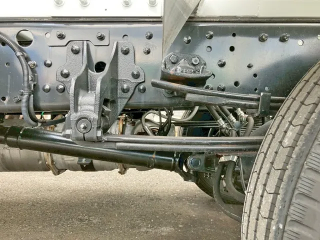 リーフサスです。|三菱 ファイター 2KG-FK72F(2WD)の写真5