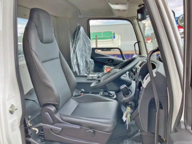 ベッドレスキャビンです。|三菱 ファイター 2KG-FK72F(2WD)の写真7