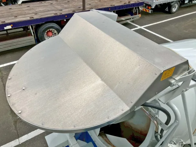 ホッパーカバーは電動式です。|三菱 ファイター 2KG-FK72F(2WD)の写真8