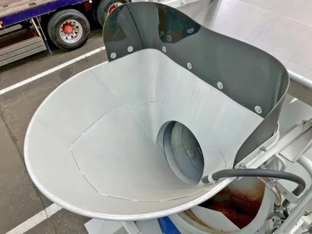 投入口の状態です。|三菱 ファイター 2KG-FK72F(2WD)の写真9