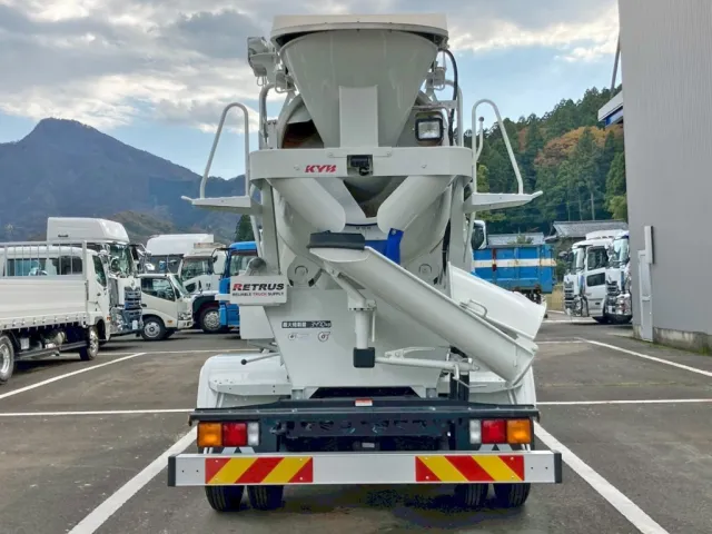 リヤ周りの状態です。|三菱 ファイター 2KG-FK72F(2WD)の写真11