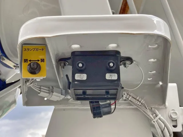 ホッパーカバーの開閉スイッチです。|三菱 ファイター 2KG-FK72F(2WD)の写真16