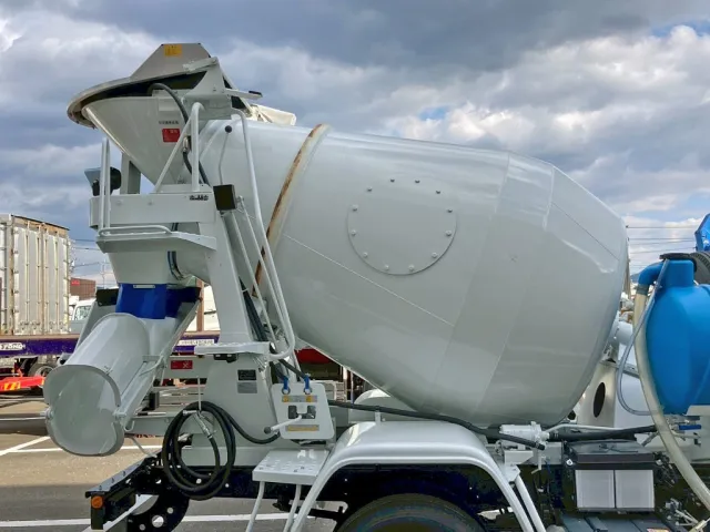 ドラムの外観状態です。(運転席側)|三菱 ファイター 2KG-FK72F(2WD)の写真18