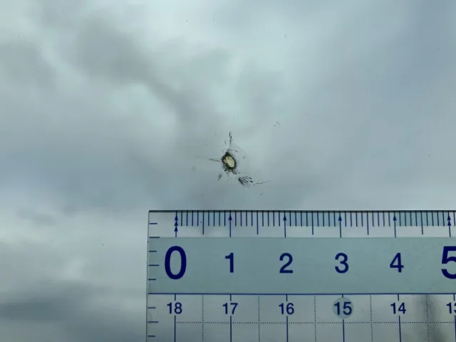 フロントガラスに飛び石・割れがあります。|いすゞ ギガ 2PG-EXZ52CKの写真23