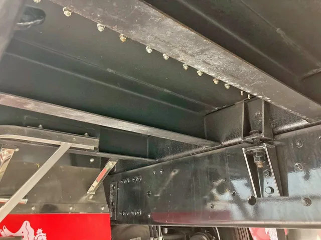 シャーシとネタの状態です。(縦ネタ・横ネタは鉄製です)|三菱 ファイター 2DG-FQ62Fの写真6