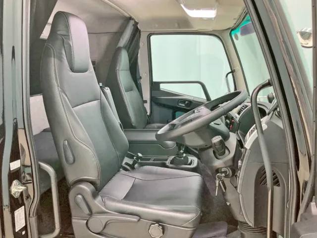 三菱 ファイター 2DG-FQ62Fの写真7