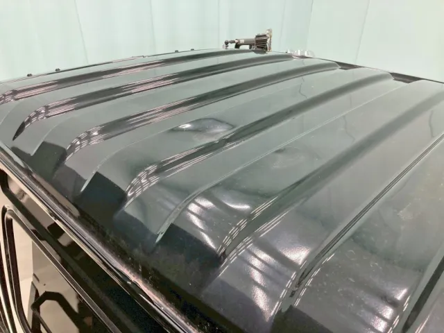 ルーフ後方中央部にヘコミがあります。|三菱 ファイター 2DG-FQ62Fの写真28