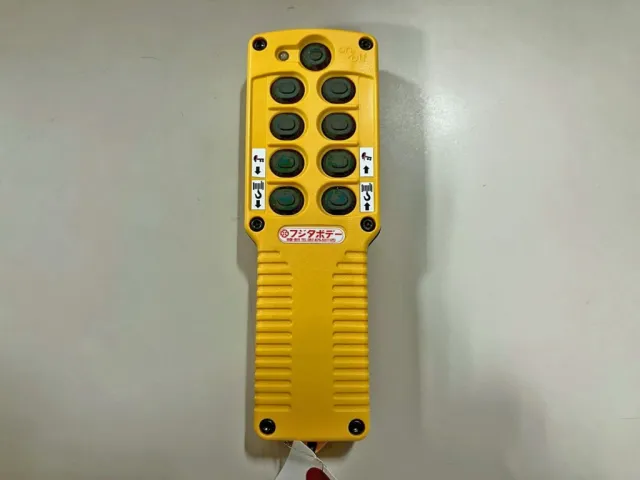 アウトリガーとウインチのラジコンです。|三菱 ファイター 2DG-FQ62Fの写真29