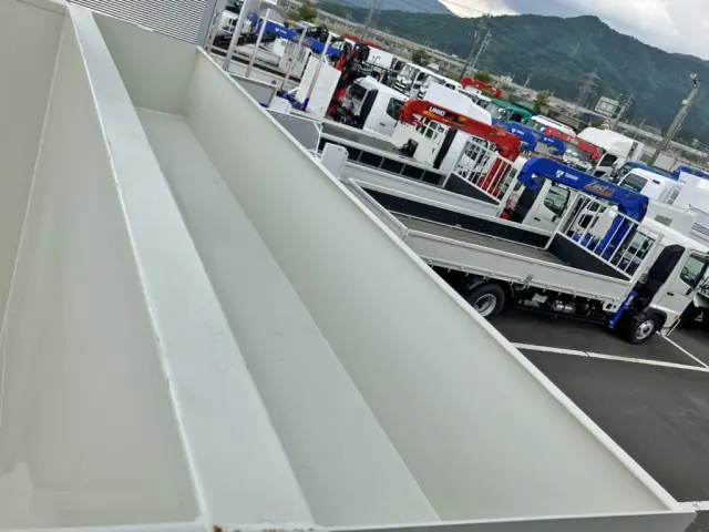 シートデッキの状態です。|日野 プロフィア 2DG-FW1AHC(8x4)の写真18