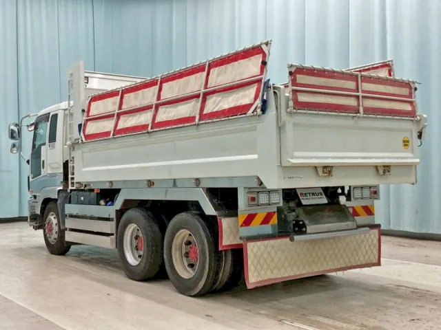 いすゞ ギガ QKG-CXZ77ATの写真3