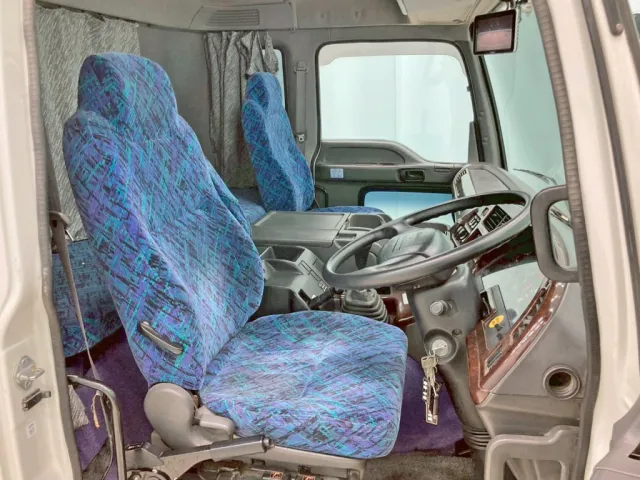 いすゞ ギガ QKG-CXZ77ATの写真7