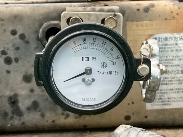 自重計です。|いすゞ ギガ QKG-CXZ77ATの写真20