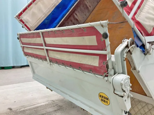 リヤコボレーン付きです。|いすゞ ギガ QKG-CXZ77ATの写真25