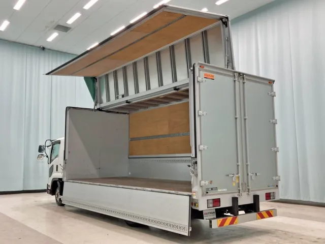 いすゞ フォワード 2RG-FRR90T2(2WD)の写真3