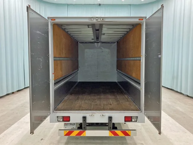 リヤドアは90度ストッパー付きです。|いすゞ フォワード 2RG-FRR90T2(2WD)の写真10