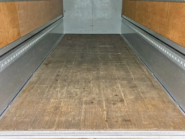 いすゞ フォワード 2RG-FRR90T2(2WD)の写真13