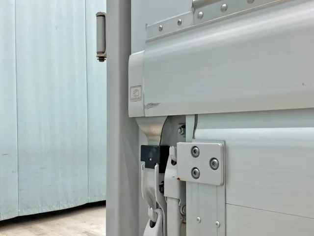 運転席側羽根後方にスリキズがあります。|いすゞ フォワード 2RG-FRR90T2(2WD)の写真25