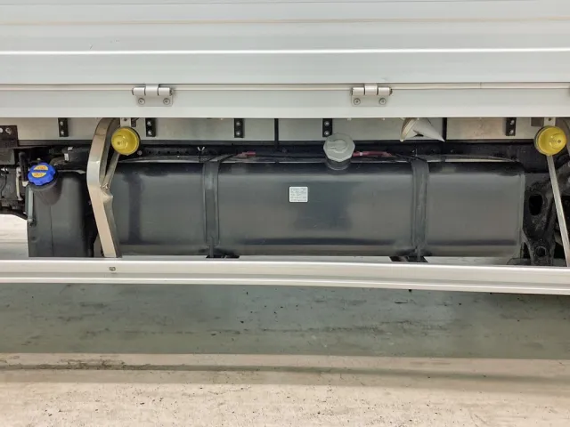 燃料タンクは200Lです。|いすゞ フォワード 2RG-FRR90T2(2WD)の写真29