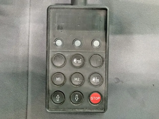 エアサスのコントローラーです。|いすゞ フォワード 2RG-FRR90T2(2WD)の写真31