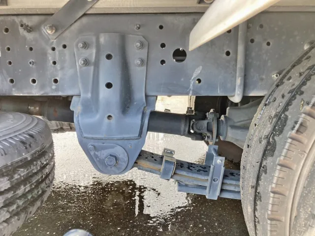 リーフサスです。|日野 デュトロ 2RG-XZC605M(2WD)の写真5