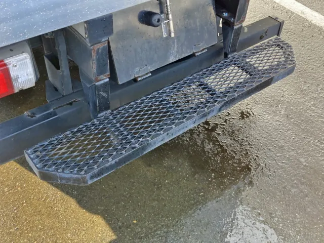 リヤステップ付きです。|日野 デュトロ 2RG-XZC605M(2WD)の写真22