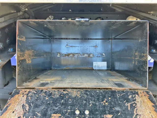 工具箱内部の状態です。|日野 デュトロ 2RG-XZC605M(2WD)の写真24