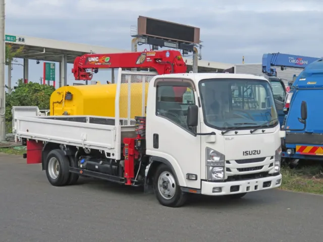 いすゞ エルフ 2RG-NMR88AR(2WD)の写真2