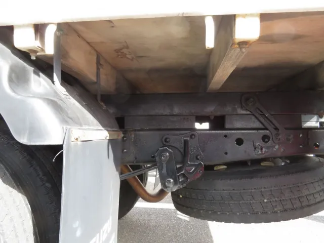 いすゞ エルフ 2RG-NMR88AR(2WD)の写真5