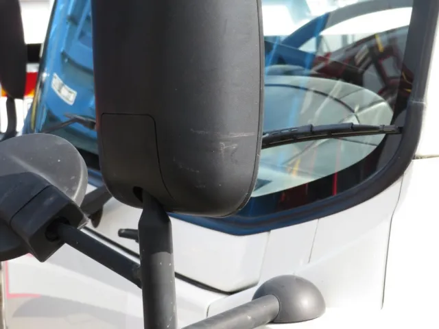 いすゞ エルフ 2RG-NMR88AR(2WD)の写真15