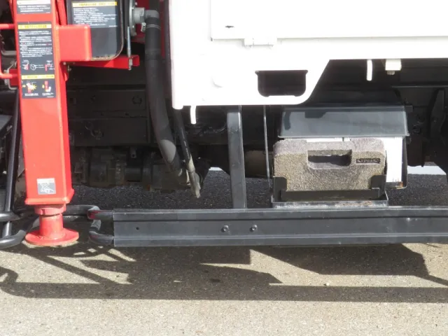 いすゞ エルフ 2RG-NMR88AR(2WD)の写真21