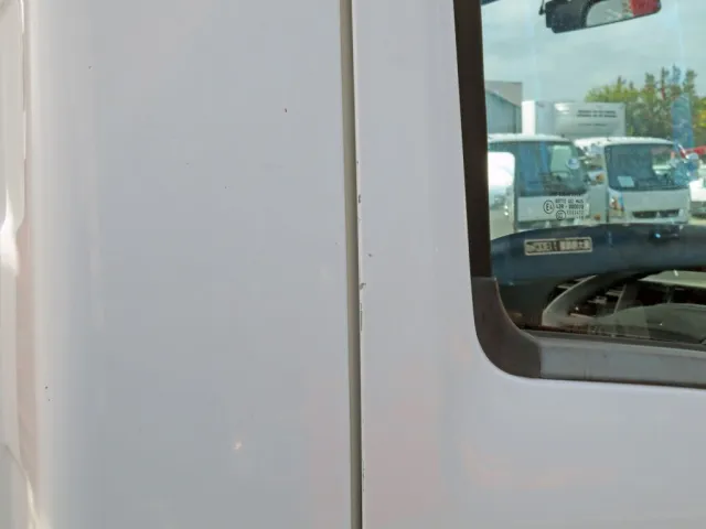 いすゞ エルフ 2RG-NMR88AR(2WD)の写真23