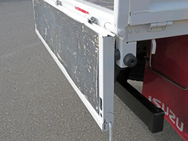 いすゞ エルフ 2RG-NMR88AR(2WD)の写真29