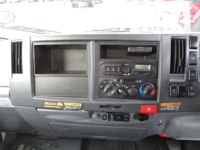 いすゞ エルフ 2RG-NMR88AR(2WD)の写真38