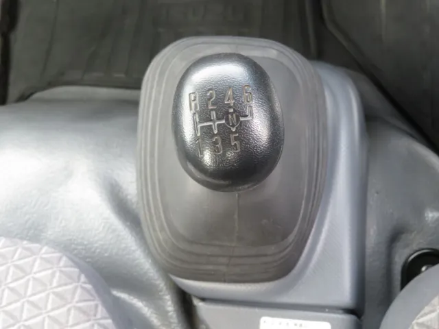 いすゞ エルフ 2RG-NMR88AR(2WD)の写真39